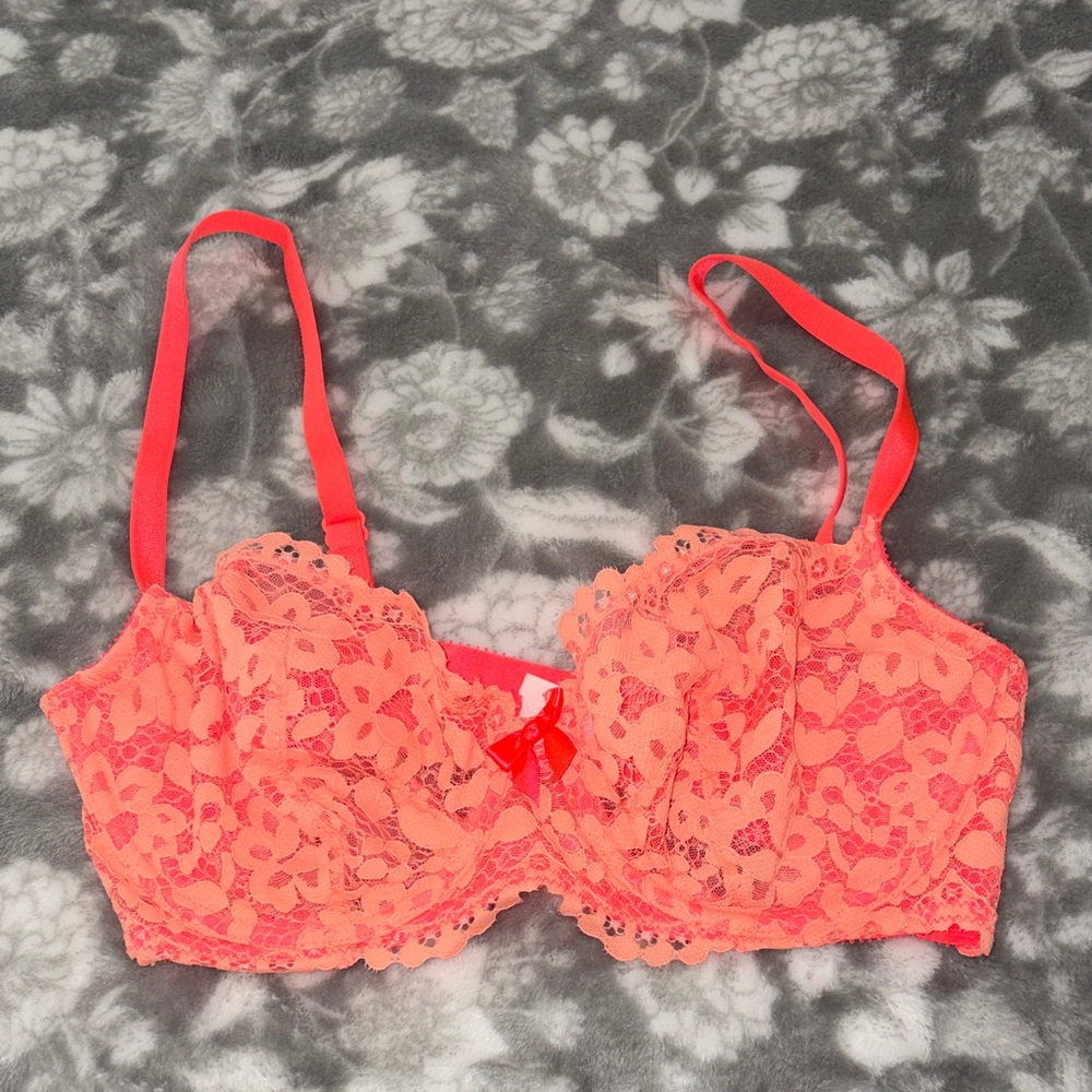 Victoria’s Secret Lace Coral Bra
